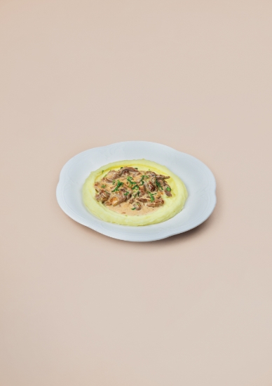Picture of Beef Stroganoff With Puree 400g