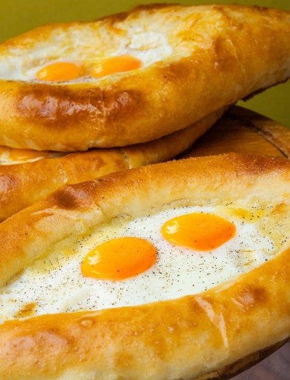 Picture of Ajarian khachapuri with 1 egg
